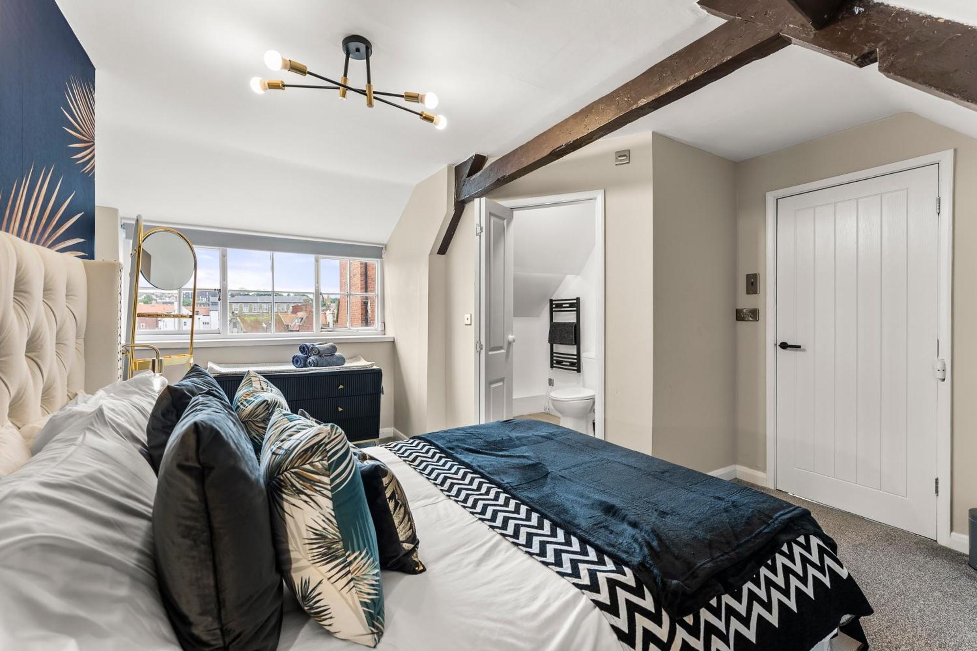 Apartment The Gatsby 3 Bed Abode With Harbour Views